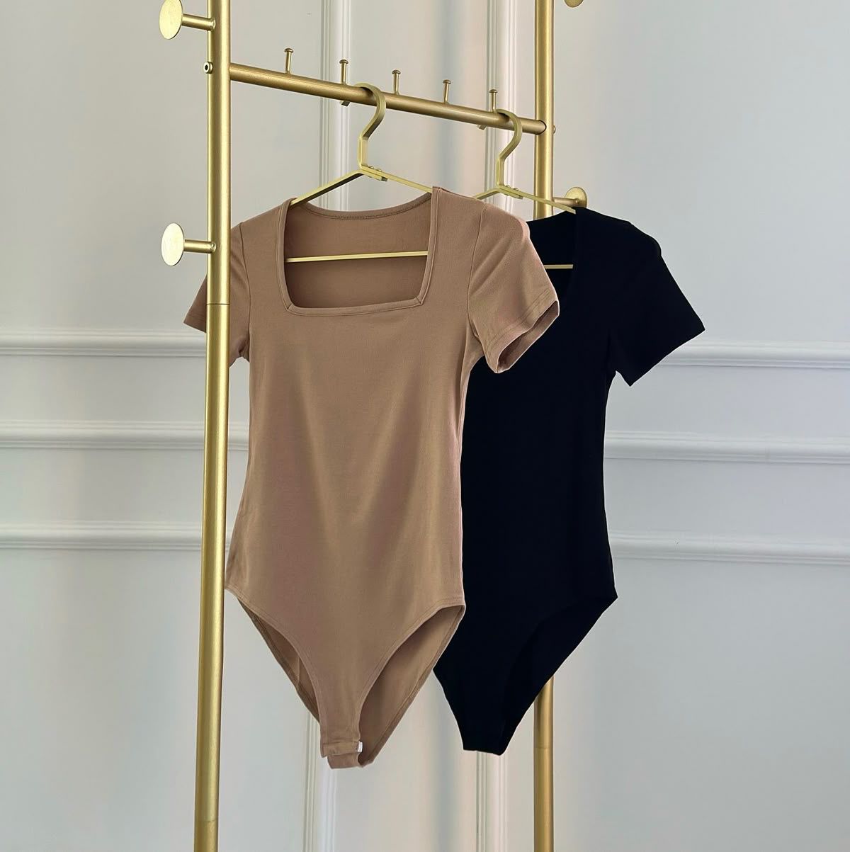 Body con Corte Cuadrado👚